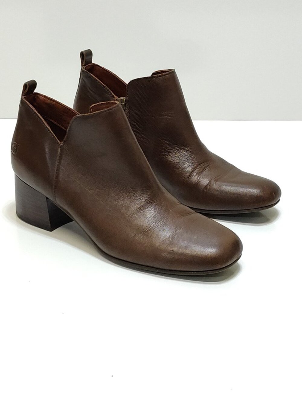 Born Aneto Brown Leather Ankle Booties Women's Size 8.5 M Side Zip Boot F27657